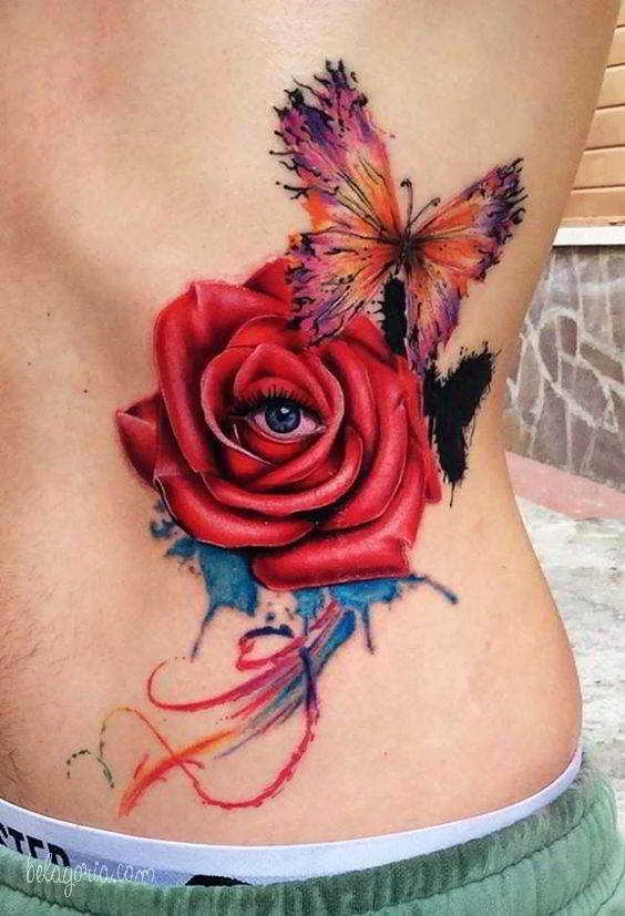 tatuajes de flores mariposas y enredaderas para mujeres