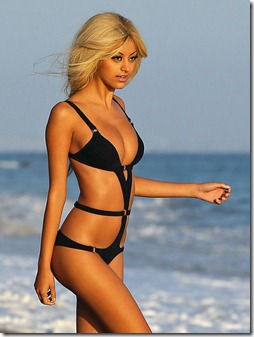 Zahia-Dehar-Sexy-Bikini-Candids-At-Malibu-Beach-06