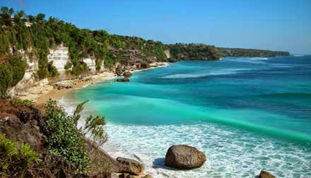 Menikmati Keindahan Pantai Labuan Sait Di Pulau Bali  