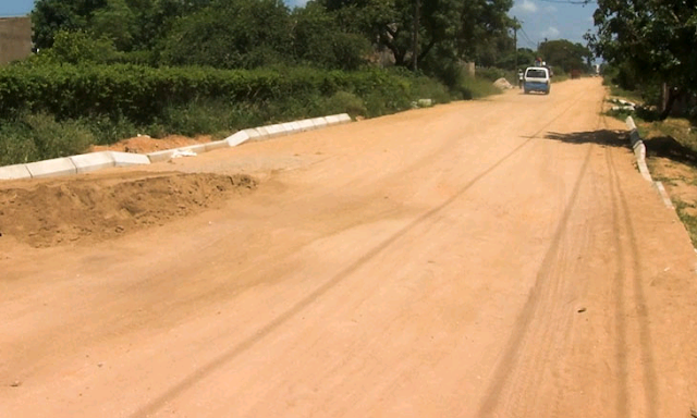 Residentes de KaTembe exigem conclusão da estrada Rotunda-Incassane