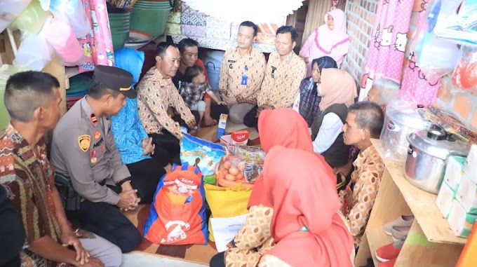 PJ WALIKOTA PRABUMULIH BERI BANTUAN BALITA STUNTING SEKALIGUS UPAYAKAN BEDAH RUMAH PEMBANGUNAN SANITASI