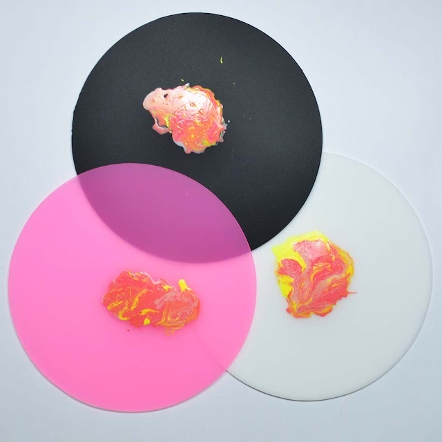 round silicone mat for nail art with decals on each
