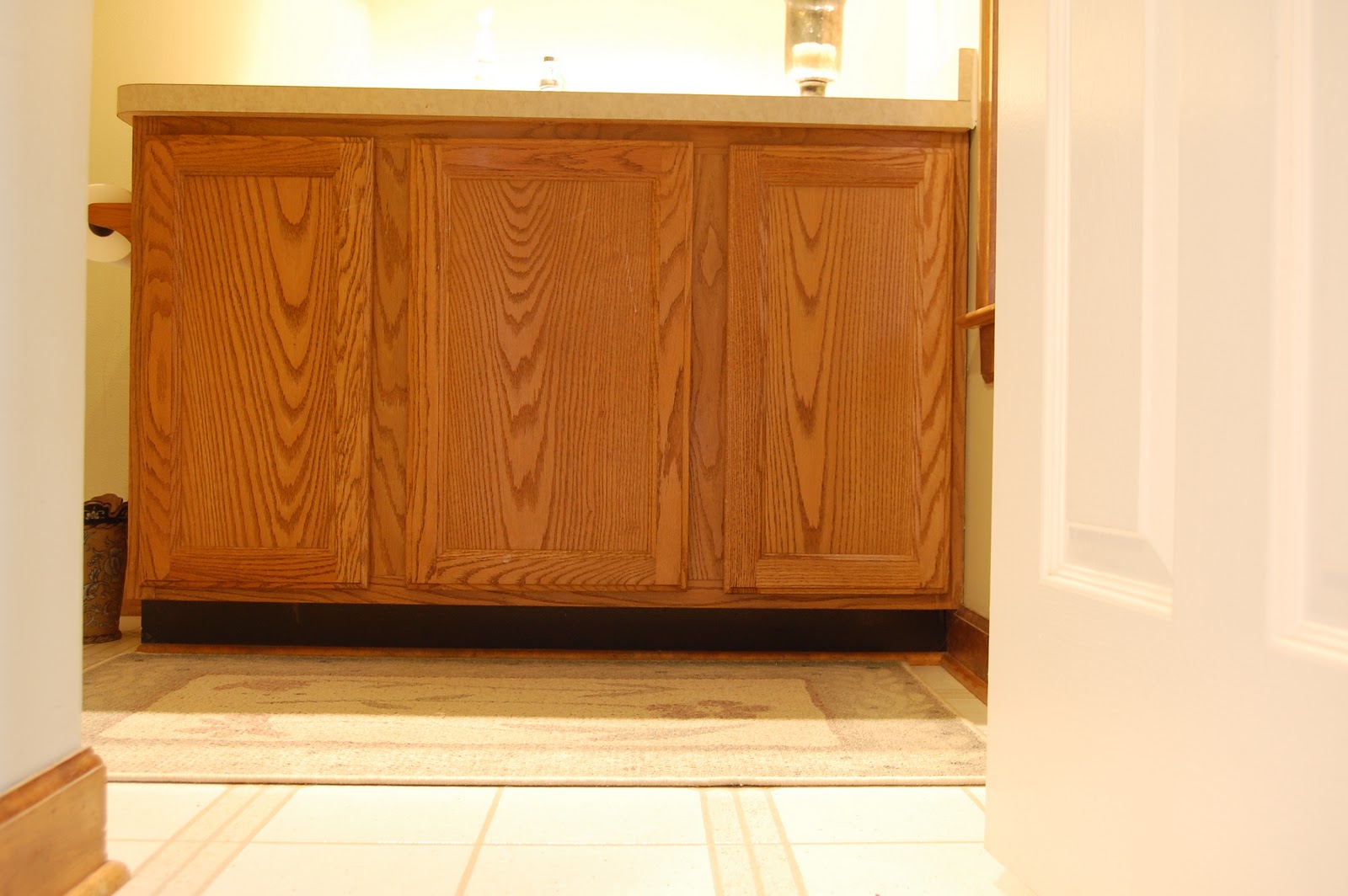 Roly Poly Farm: How to Love Your Oak Cabinet Again