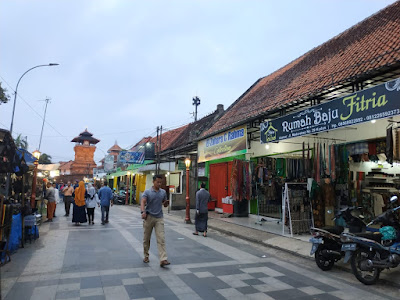 berkunjung ke makam sunan kudus 