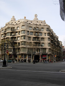 Antoni Gaudi, Solo Travel