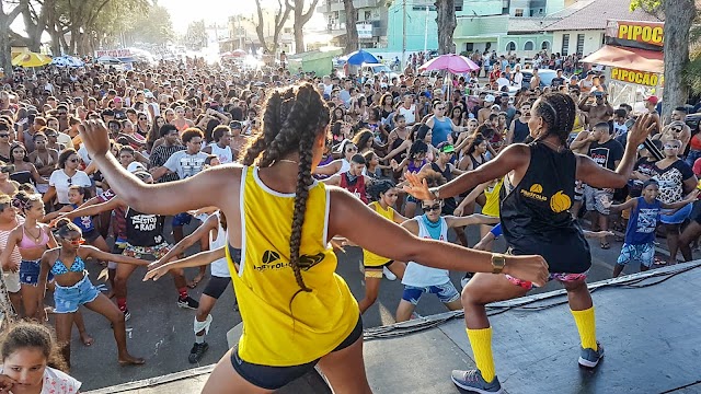 Ragha agita grande público ao som de muita música e quebradeira