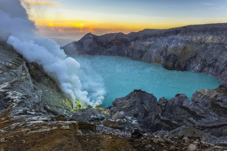 Kawah Ijen Banyuwangi & Fenomena Api Biru yang Menakjubkan!
