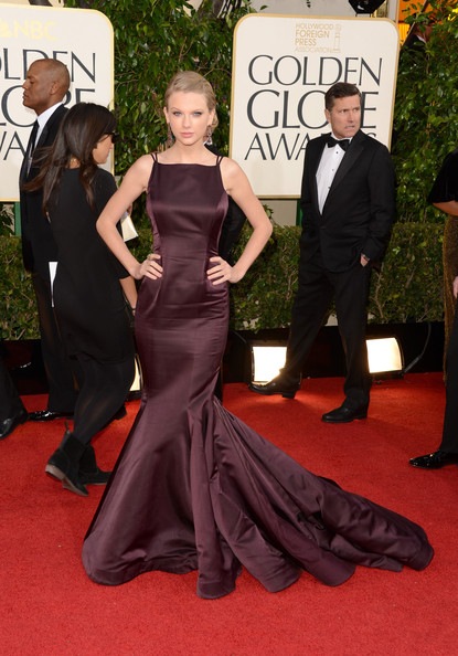 Taylor Swift arrives at the 70th Annual Golden Globe Awards (1)