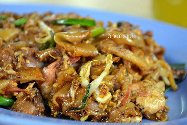 Char-Kuay-Teow-Taman-Sri-Tebrau-Hawker-Centre-Johor-Bahru