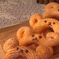 Delightful Dessert Aesthetic: Bear-Shaped Churros That Will Melt Your Heart!
