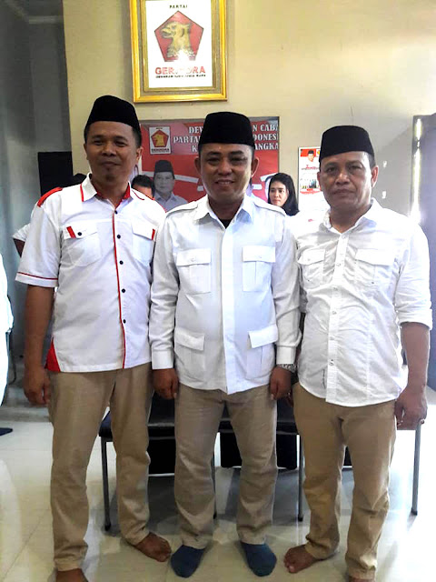 Ketua, Sekretaris dan Bendahara Partai Gerindra Pasangkayu (foto: ndi/rdk)