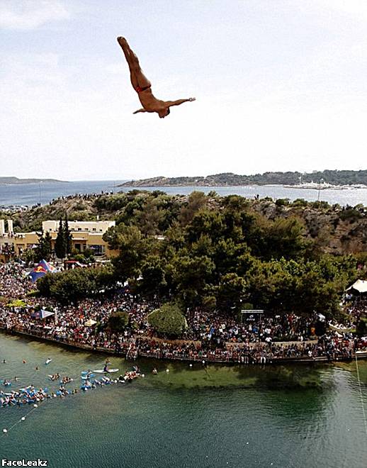 FaceLeakz - Foto para Perenang melompat dari Ketinggian Ekstrim di Cliff Diving World Series, Athena