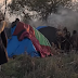 Gépfegyveres migránsok a magyar határnál - exkluzív videó