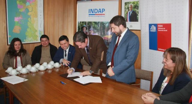 INDAP y FOSIS firmaron nuevo convenio de colaboración