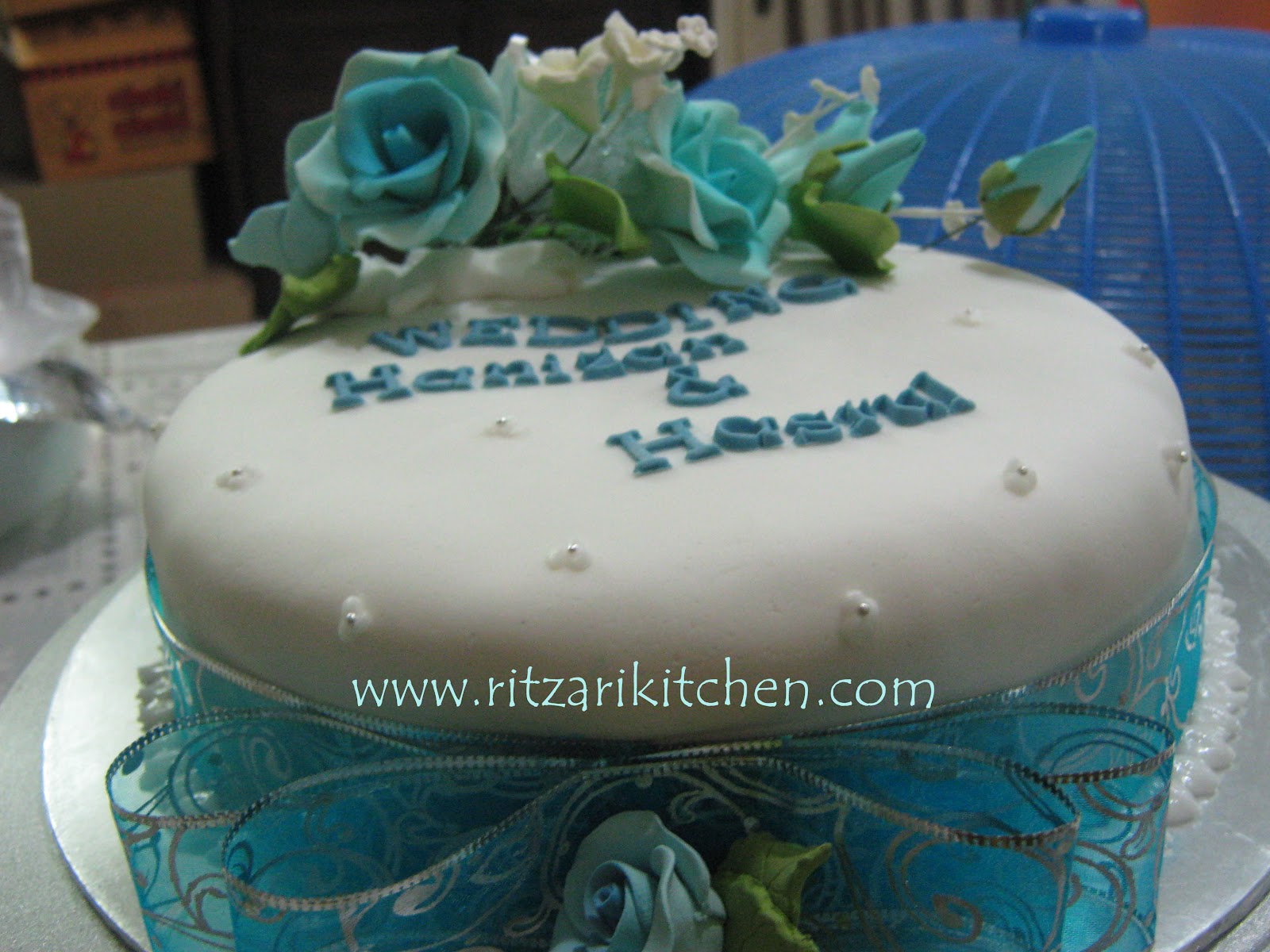 royal blue wedding cakes