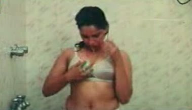 mallu aunty hot bathing(hide cam) | Savita Bhabhi aur Desi ...