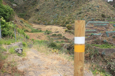 CRUZ DEL CARMEN - EL BATÁN -  CRUZ DEL CARMEN PR-TF-10 + PR-TF-11 + PR-TF-12, sendero entre bancales en dirección al Batán de Abajo