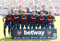 LEVANTE U. D. - Temporada 2018-19 - Campaña, Oier, Emmanuel Boateng, Postigo y Chema; Morales, Bardhi, Prcic, Toño, Roger y Coke. LEVANTE U. D. 2 (Roger 2) VALENCIA C. F. 2 (Cheryshev, Parejo). 02/09/2018. Campeonato de Liga de 1ª División, jornada 3. Valencia, estadio Ciutat de Valencia.