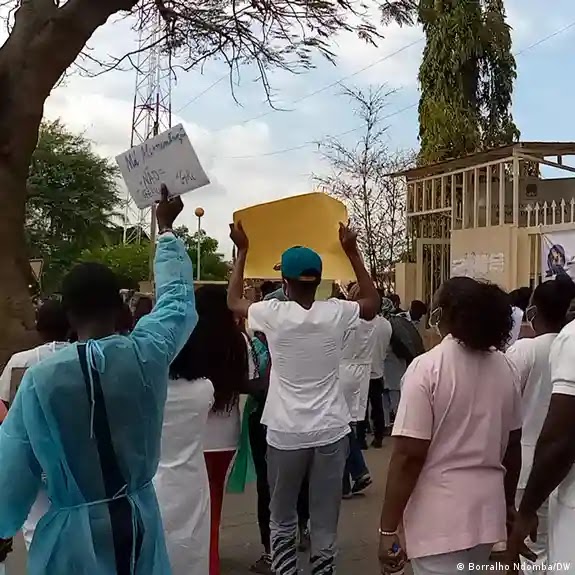 Angola:Sindicatos programam greve por alteração do salário base