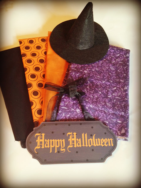 fabric strip wreath, Halloween, Witch Hat, Crow