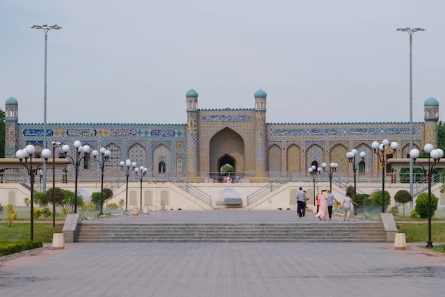 sejarah uzbekistan jejak peradaban dan kekuatan kemerdekaan