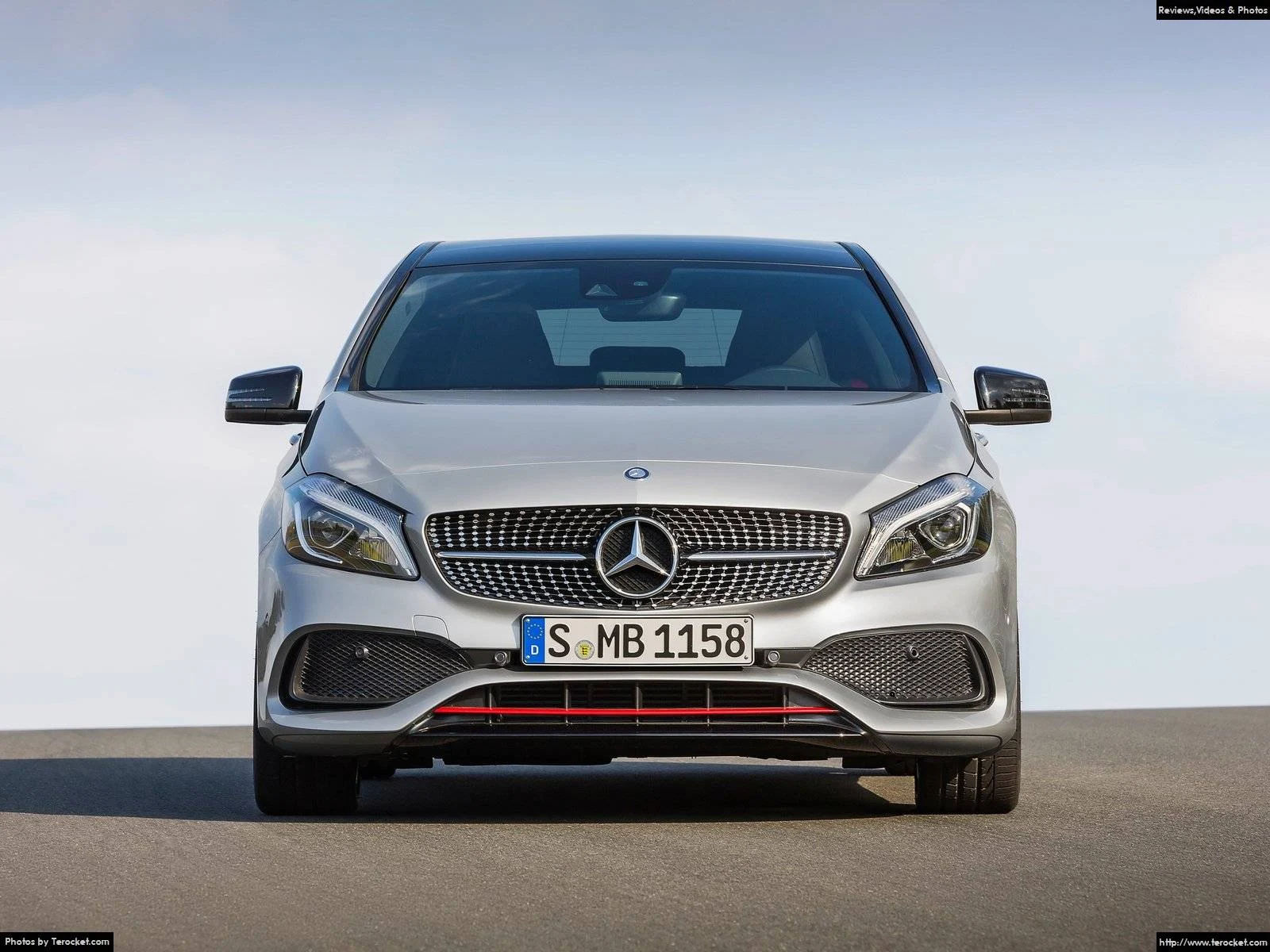 Hình ảnh xe ô tô Mercedes-Benz A-Class 2016 & nội ngoại thất