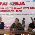 Pemkot Bekasi Berikan Apresiasi di Raker Team Work Media Center Humas Kota Bekasi Tahun 2024-2027
