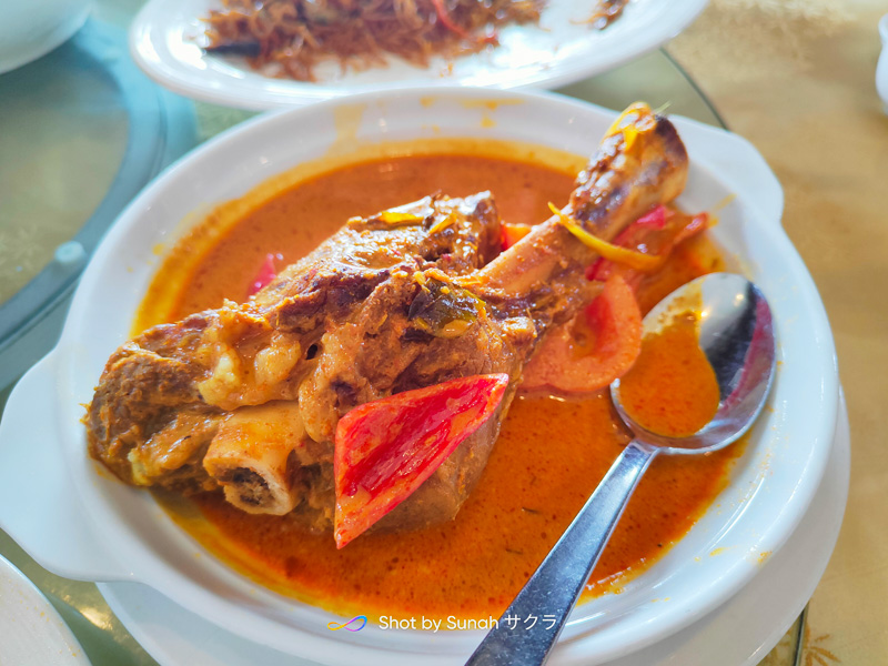 Braised Lamb Shank with Chef's Special Curry