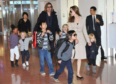 Angelina Jolie dan Crew