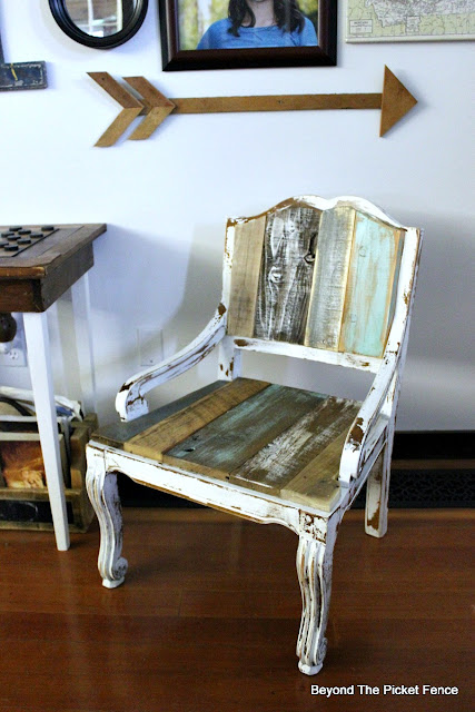 old chair, before and after, salvaged wood, DIY, minwax, dewalt, upholstered, upcycled, farmhouse, https://goo.gl/FtTkry