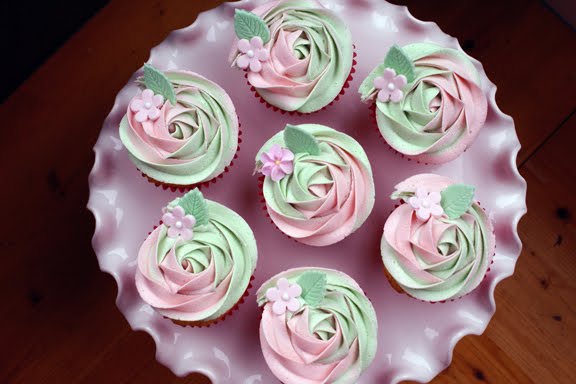 very to  Land how Cakes  Vancouver Cake  BC: Perfectly   Coco Garden make Cupcakes Rosy buttercream white