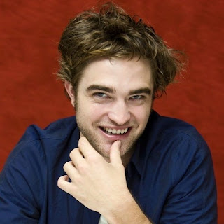 Robert Pattinson Cardboard Cutout on The Only One Who Has A Robert Pattinson Cardboard Cutout    Page 4