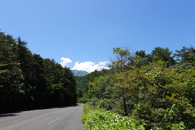 鳥取県西伯郡大山町豊房　香取農道　大山の眺望