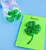 http://translate.googleusercontent.com/translate_c?depth=1&hl=es&rurl=translate.google.es&sl=en&tl=es&u=http://www.craftymorning.com/plastic-water-bottle-3-leaf-clover-cards/&usg=ALkJrhiHfwFY2GJMEWKhLQ1kSoY1nrLpxw