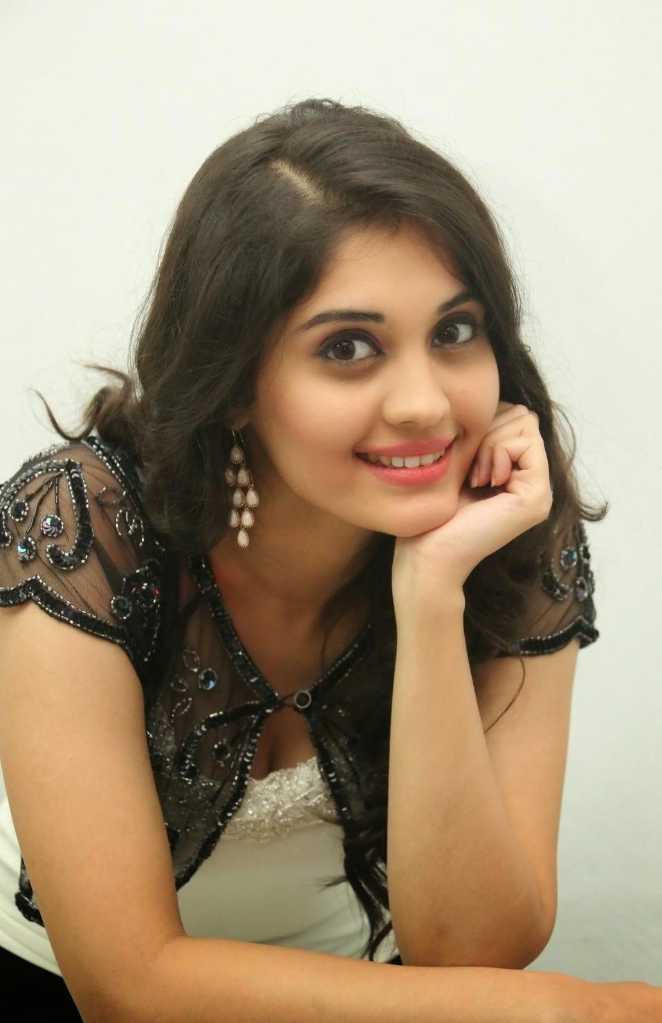 Surabhi hot photos ~ Telugu Movie Songs Surabhi hot photos ~ Telugu Movie Songs