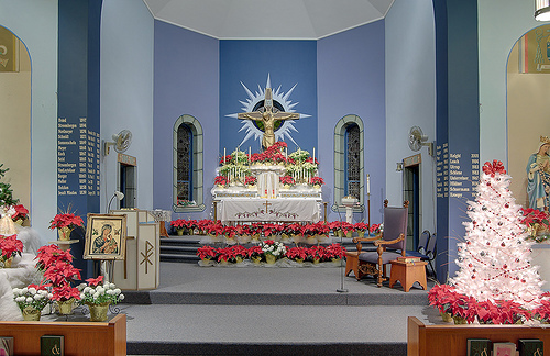 Wedding in Church: Ideas for Church Christmas decor