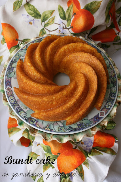 Bundt cake de zanahoria y almendra sin grasa, bizcocho de zanahoria sin grasa