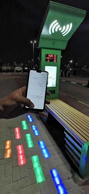 'Digital Longue' in the streets of Dammam with WiFi, 4 USB for charging and place to Sit - Saudi-Expatriates.com