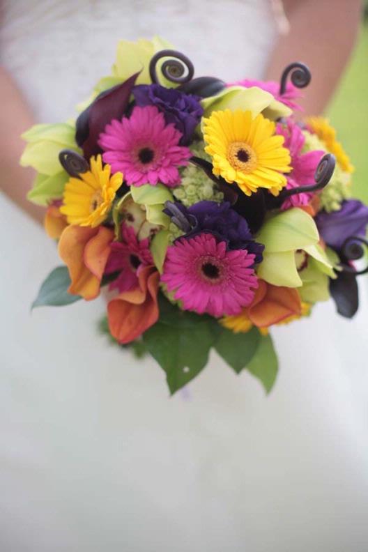 She had a ton in her bridal bouquet And I loved these hydrangea gerbera 