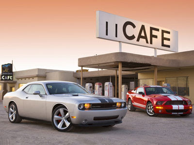 Wallpapers - Dodge Challenger SRT8 (2008) vs. Ford Shelby GT500 (2008)