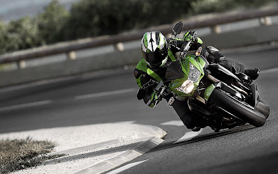 2011 Kawasaki Z750R Pictures