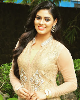 Iniya cute smile wallpapers hd