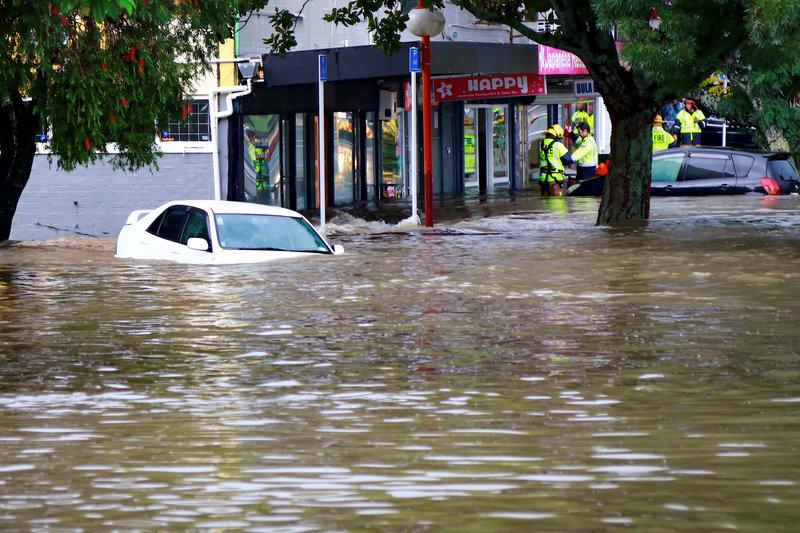 Torrential New Zealand rains, and floods force the evacuation of 200 homes