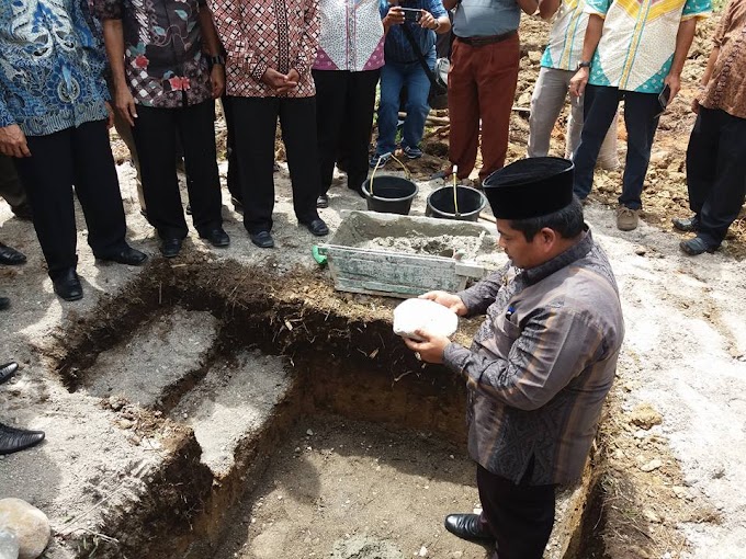 Wabup Suhatri Bur,  Letakan Batu Pertama Pembangunan Kantor Walinagari Gadur