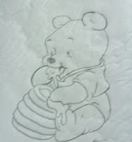 desenho ursinho pooh com pote de mel para pintar