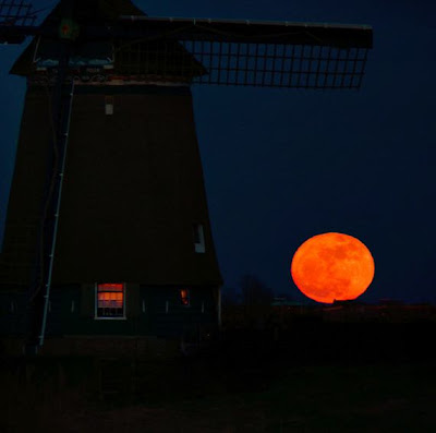 Supermoon Photos From Around The World Seen On  www.coolpicturegallery.us