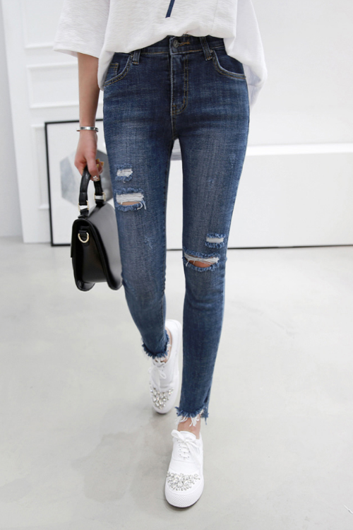  Ripped Slim Fit Jeans﻿