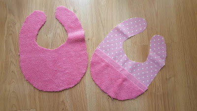 DIY Baby Bib with pocket - tutorial and pattern