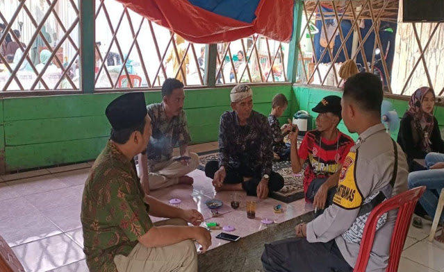 Personel Polsek Lemahabang Imbau Pemdes Cegah TPPO