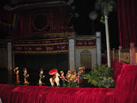 Marionetas de agua en el teatro de Hanoi (Vietnam)